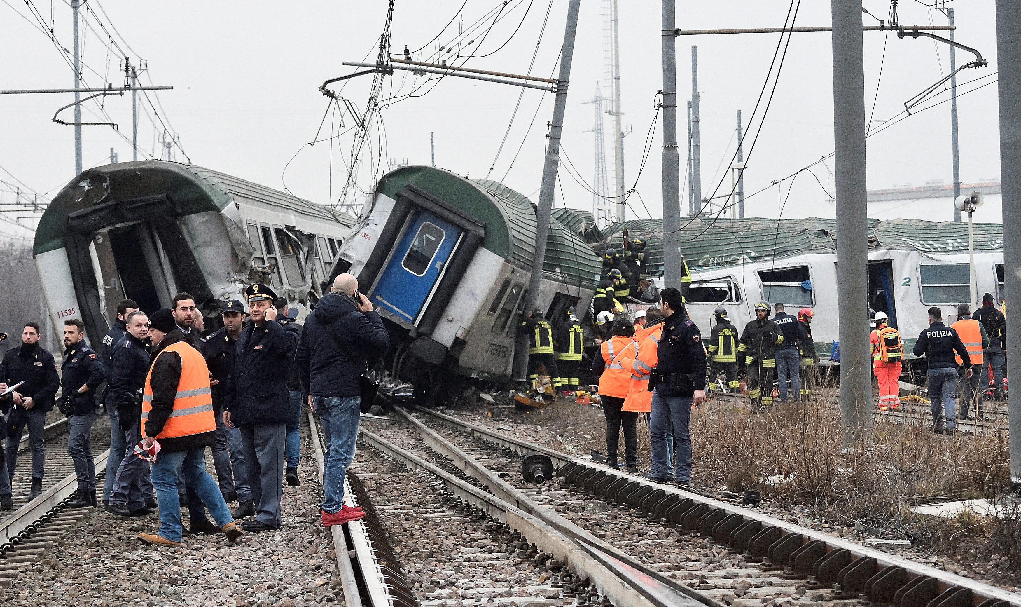 <strong>A commuter train has derailed near Milan&nbsp;</strong>