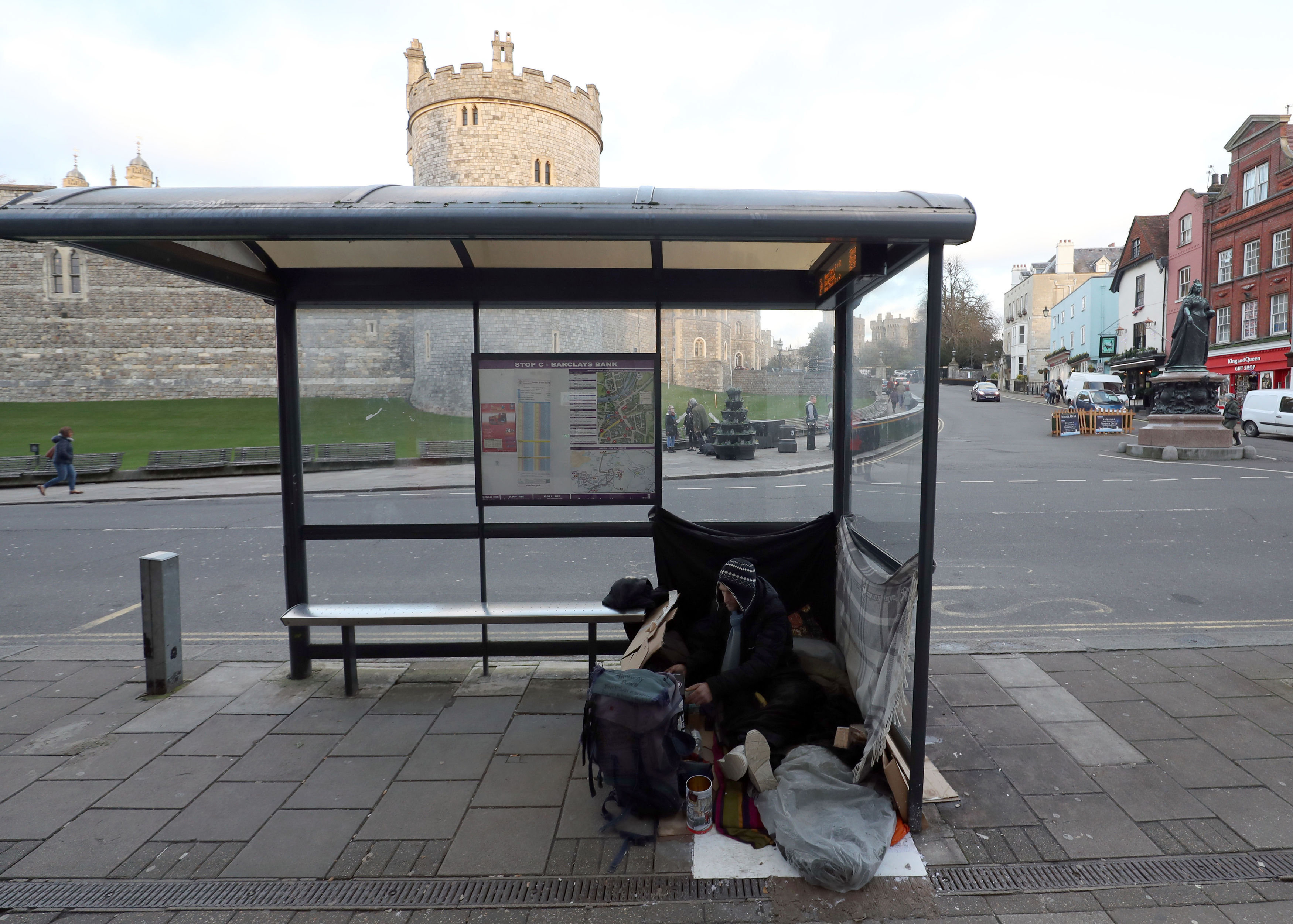 <strong>The Tory leader of Windsor council who called for police to remove rough sleepers ahead of the royal wedding&nbsp;faces&nbsp;vote of no confidence.</strong>