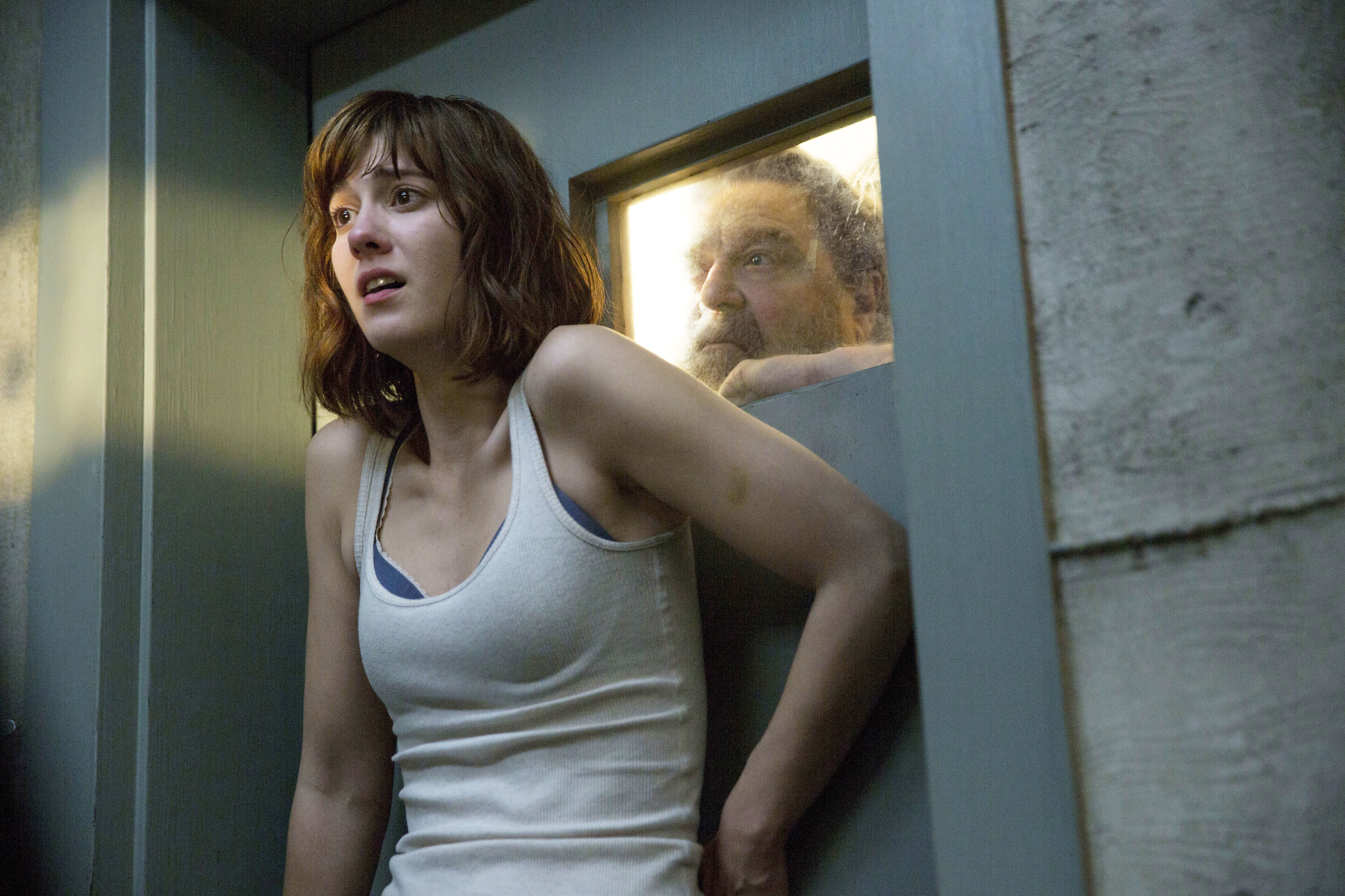 <strong>Mary Elizabeth Winstead and John Goodman in '10 Cloverfield Lane'&nbsp;</strong>