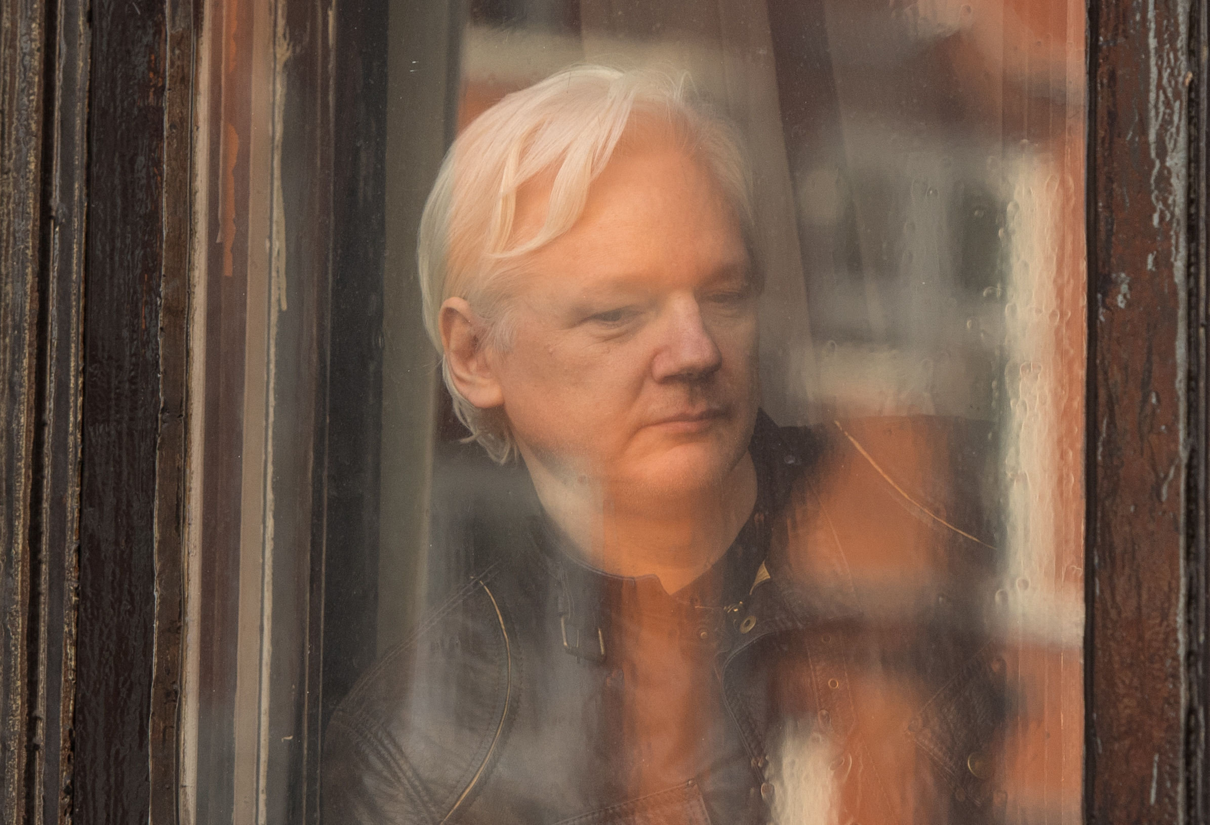 <strong>Julian Assange has lost his second attempt to have a warrant for skipping bail thrown out</strong>