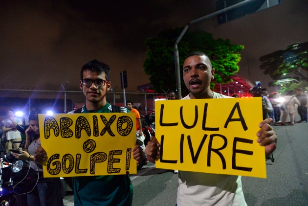 Des manifestants contre l'emprisonnement de l'ex-président Lula à Sao Paulo, le 7 avril 2018.