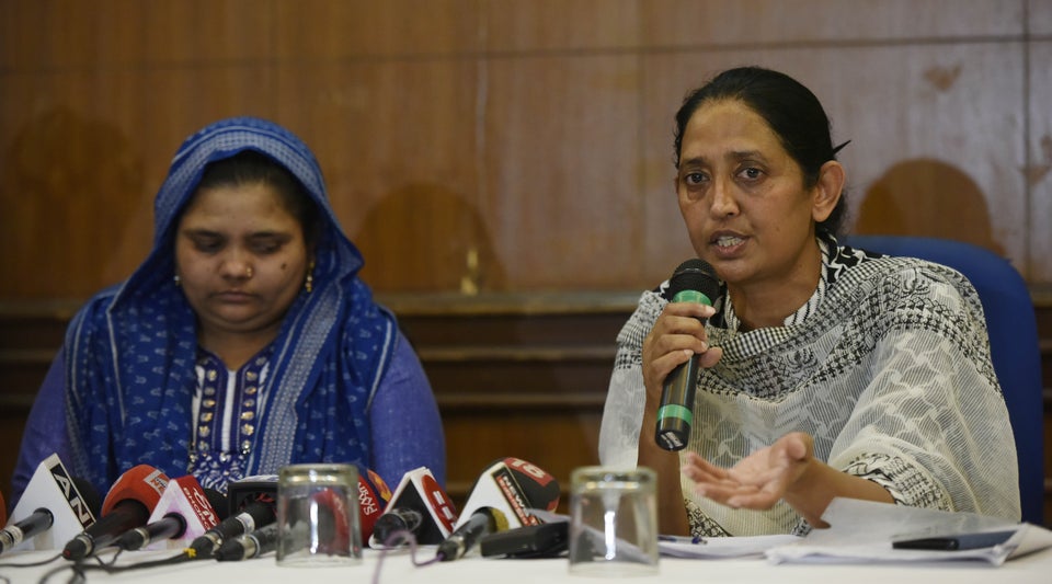 Bilkis Bano with her lawyer, Shobha Gupta, addressing a press conference in New Delhi on 24 April, 2019.
