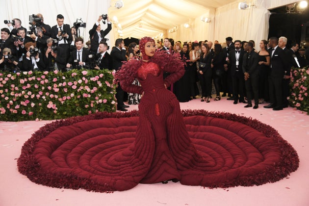 Cardi shutting the carpet down.