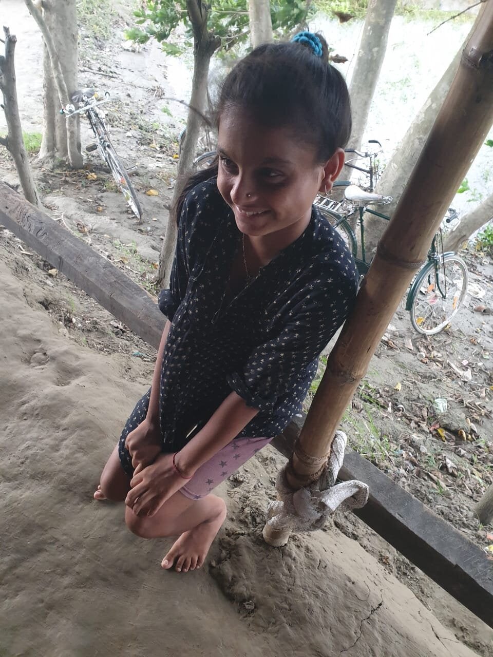 Archana barely speaks to her father, having no memory of him in the nine years they lived in detention camps.