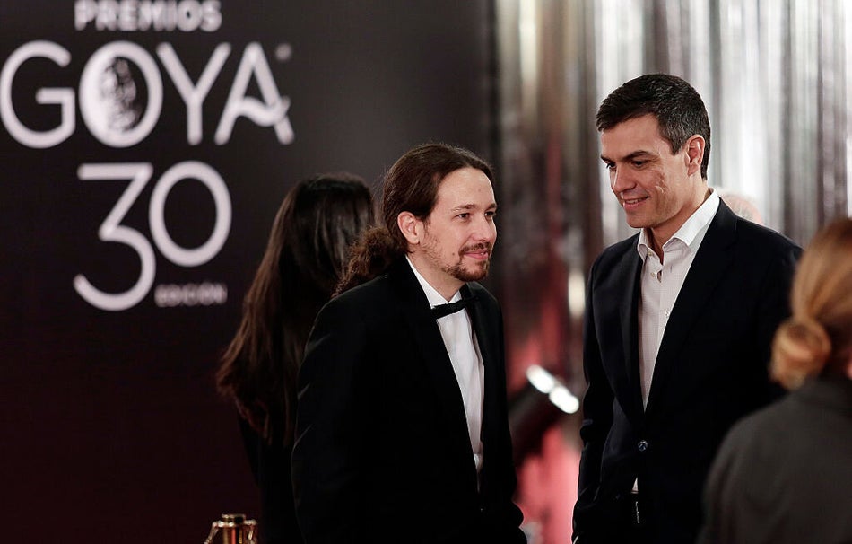 Febrero de 2016. Después de las elecciones del 20D empiezan las negociaciones para armar una mayoría alternativa para echar a Rajoy de la Moncloa. En la imagen, los líderes coinciden de punta en blanco en la gala de los Goya.