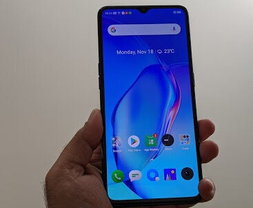 The Realme X2 Pro goes on sale on Flipkart and the Realme online store on November 26 in Lunar White and Neptune Blue gradient finishes.