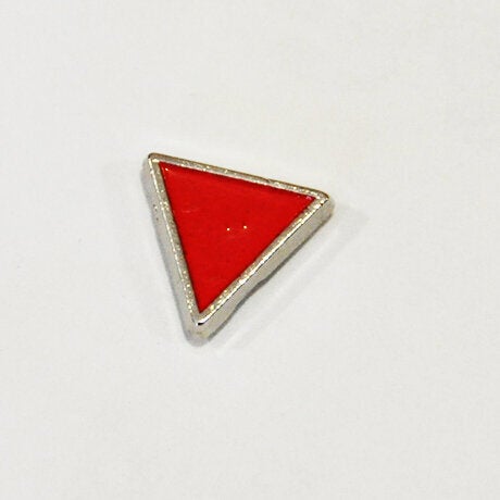 Pin triángulo rojo antifascista