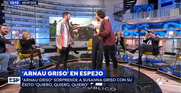 Susanna Griso saluda a su sobrino en 'Espejo Público'.