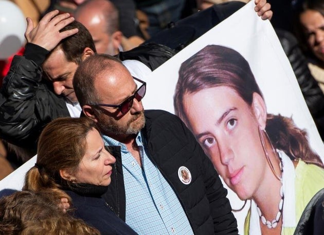 Los padres de Marta del Castillo, en una manifestación convocada por la familia para pedir la repetición del juicio.