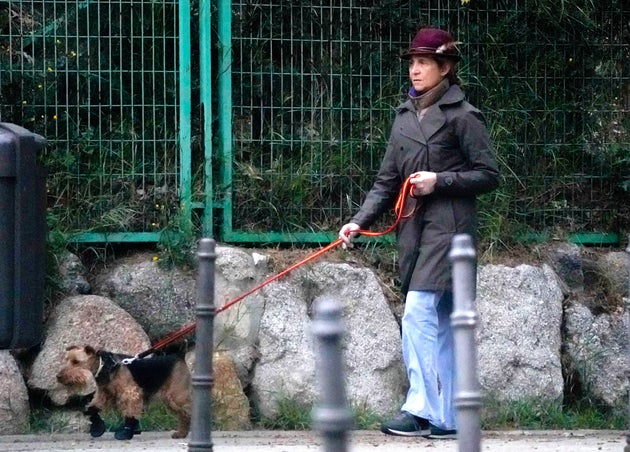 La infanta Elena, con su perro.