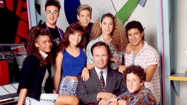 El reparto original de 'Salvados por la campana' (1989-1992).
