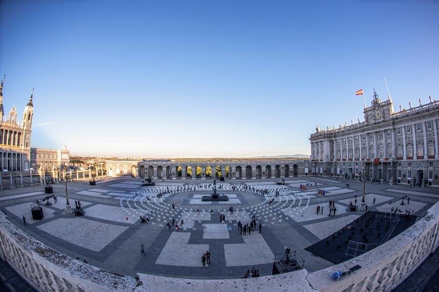 Vista general del Patio de la Armería del Palacio Real, que ha albergado el homenaje de Estado a las víctimas de la pandemia de coronavirus y a los colectivos que le han hecho frente en primera línea