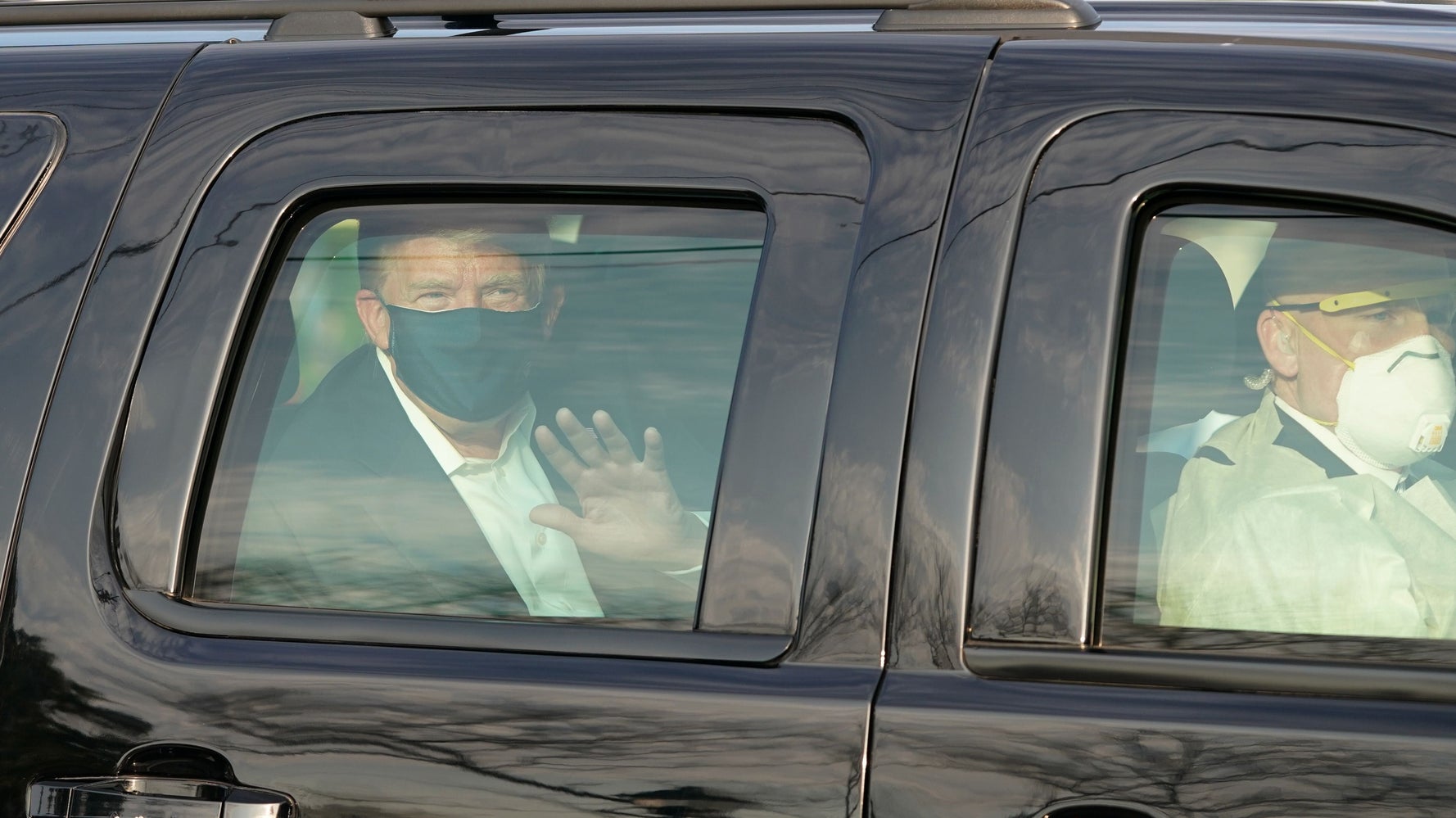 Trump Briefly Leaves Hospital To Wave To Supporters From His Car - Trump Briefly Leaves Hospital To Wave To Supporters From His Car