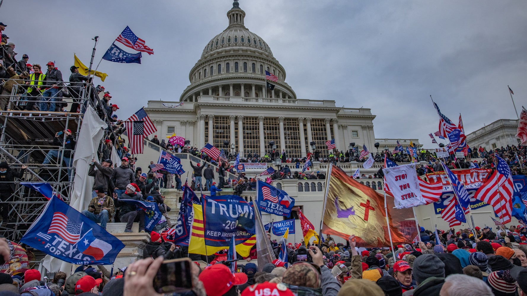 FBI Smacks Right-Wing Media With Stinging Fact-Check: No Sign Antifa Stormed Capitol - FBI Smacks Right-Wing Media With Stinging Fact-Check: No Sign Antifa Stormed Capitol