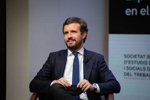 El presidente del PP, Pablo Casado, participa en un debate.