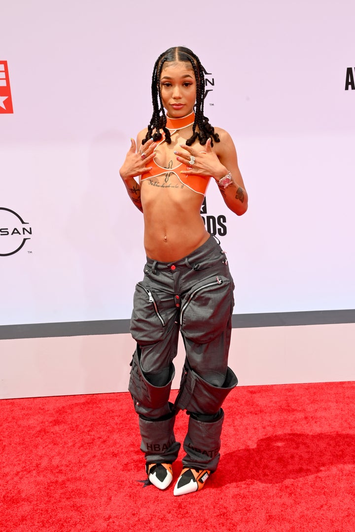 huffpost - BET Awards 2021 Red Carpet: Check Out All The Best Looks From "Culture's Biggest Night" 8 Coi Leray attends the 2021 BET Awards at Microsoft Theater on June 27 in Los Angeles, California.