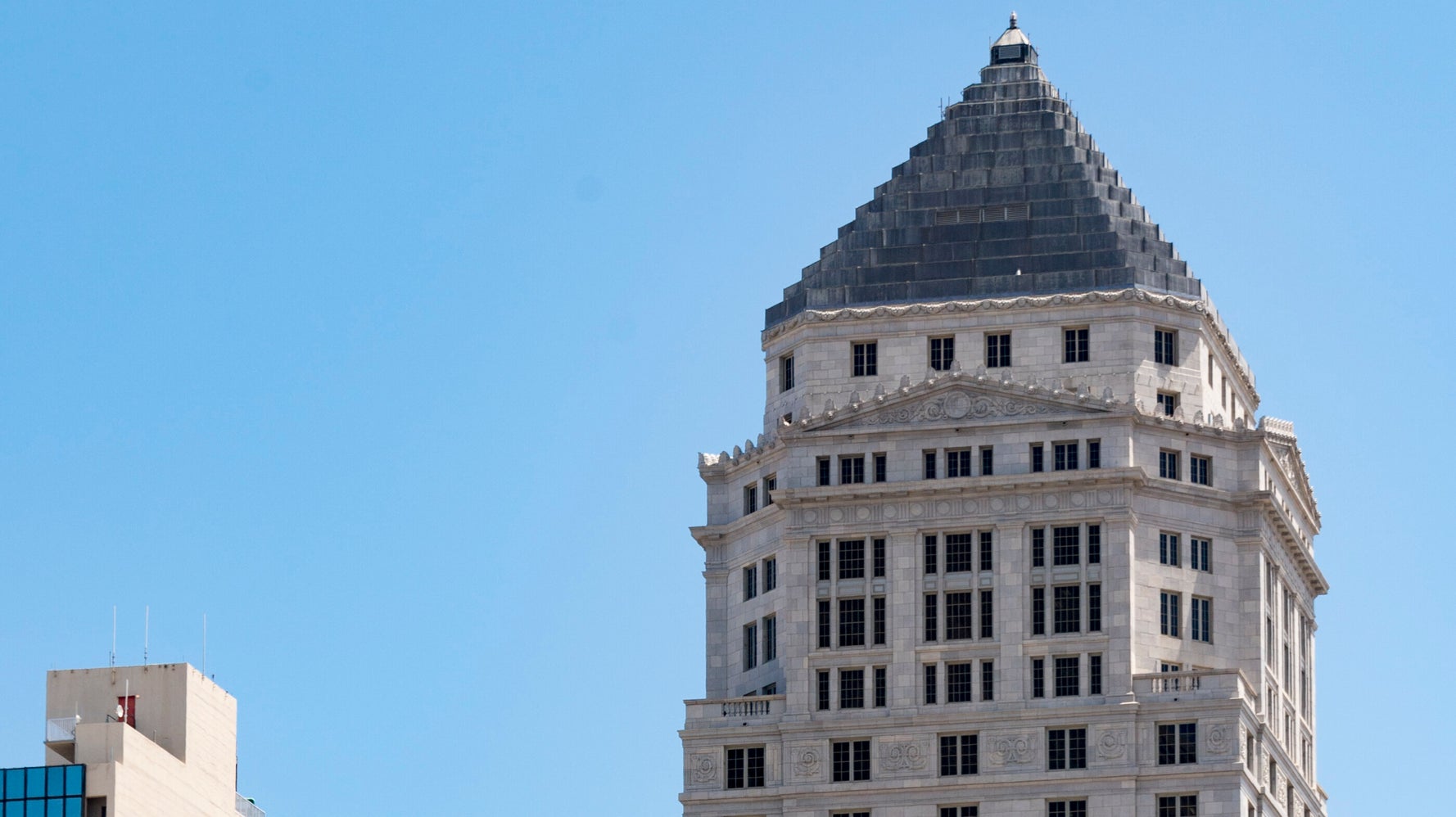 Miami Courthouse To Undergo Urgent Repairs After Inspection Prompted By Condo Collapse - breaking news now Miami Courthouse To Undergo Urgent Repairs After Inspection Prompted By Condo Collapse
