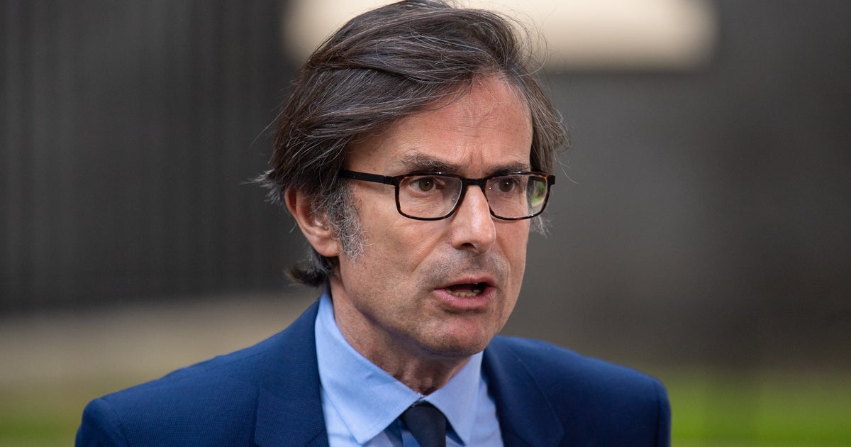 Robert Peston Claims It's A 'Bonus' He Still Has A Show As A White Middle Class Man 1 Robert Peston Claims It's A 'Bonus' He Still Has A Show As A White Middle Class Man