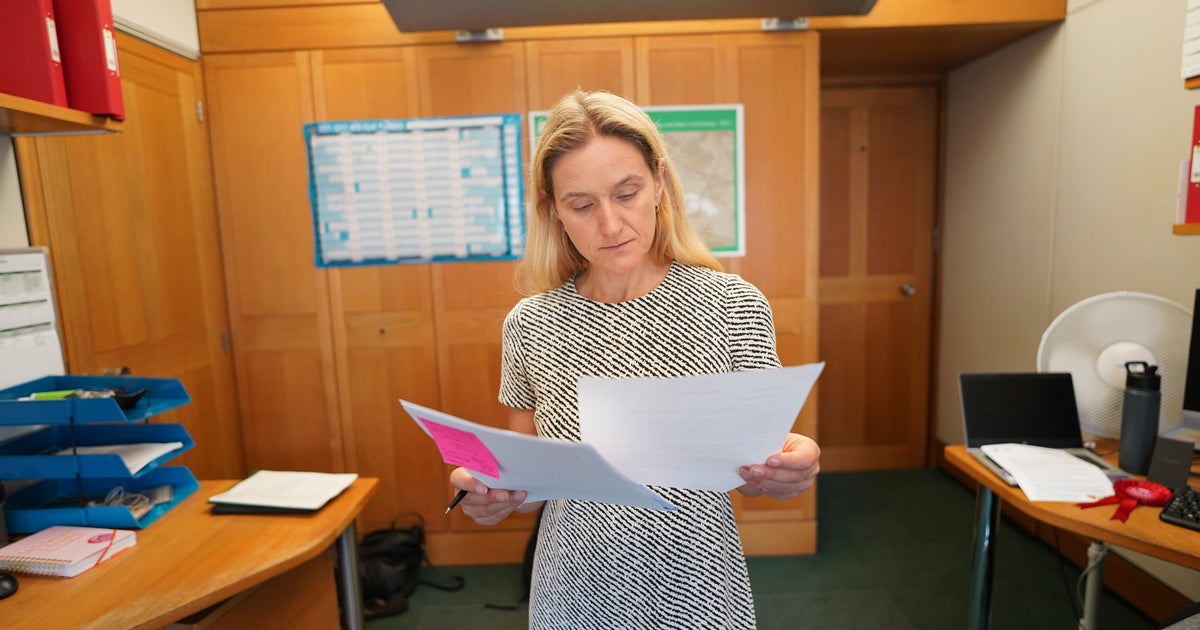 Kim Leadbeater Pays Tribute To Sister Jo Cox In Moving Maiden Speech 1 Kim Leadbeater Pays Tribute To Sister Jo Cox In Moving Maiden Speech