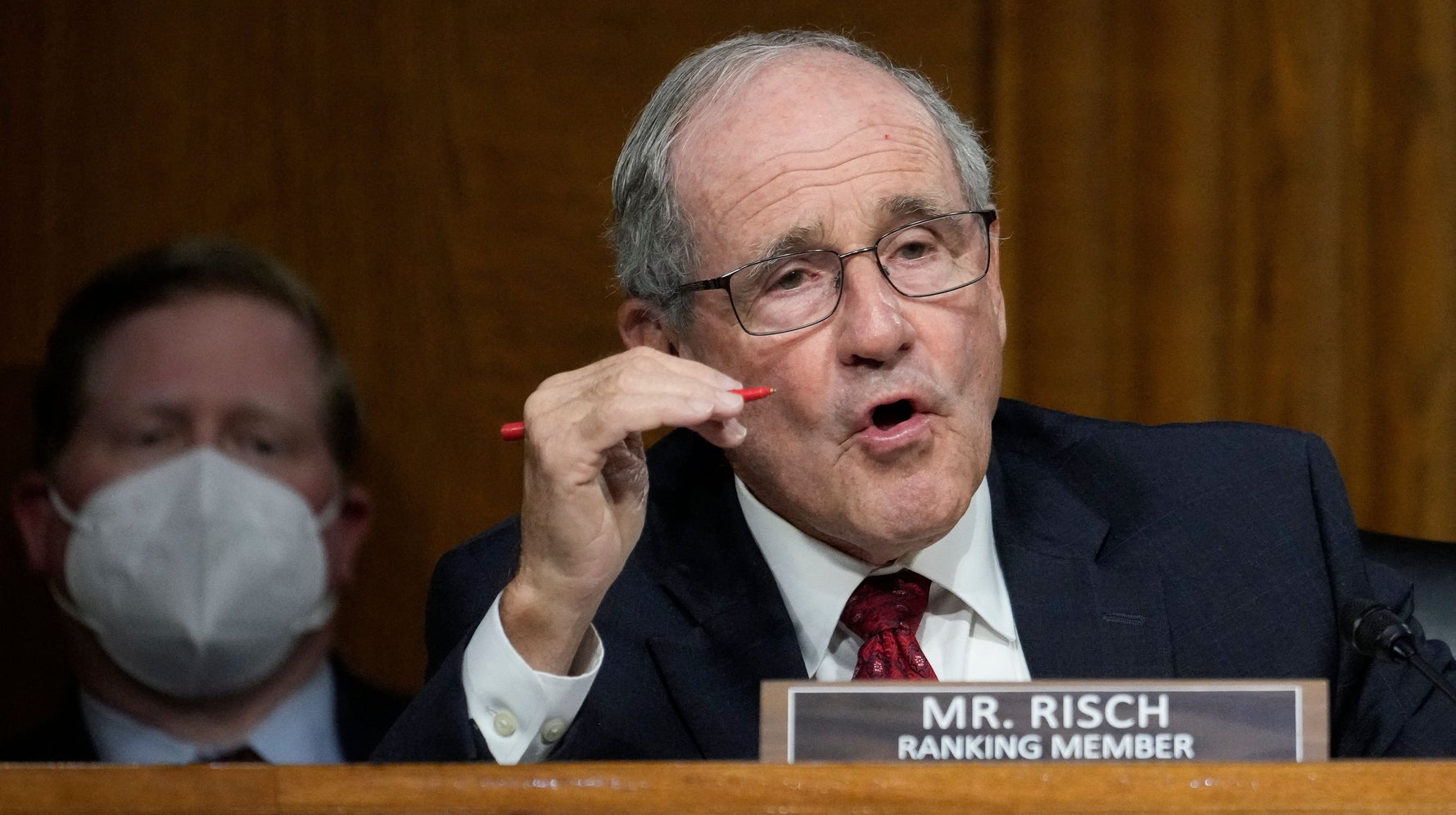 GOP Sen. Jim Risch Dabbles In Right-Wing Joe Biden Conspiracy - newspostwall GOP Sen. Jim Risch Dabbles In Right-Wing Joe Biden Conspiracy