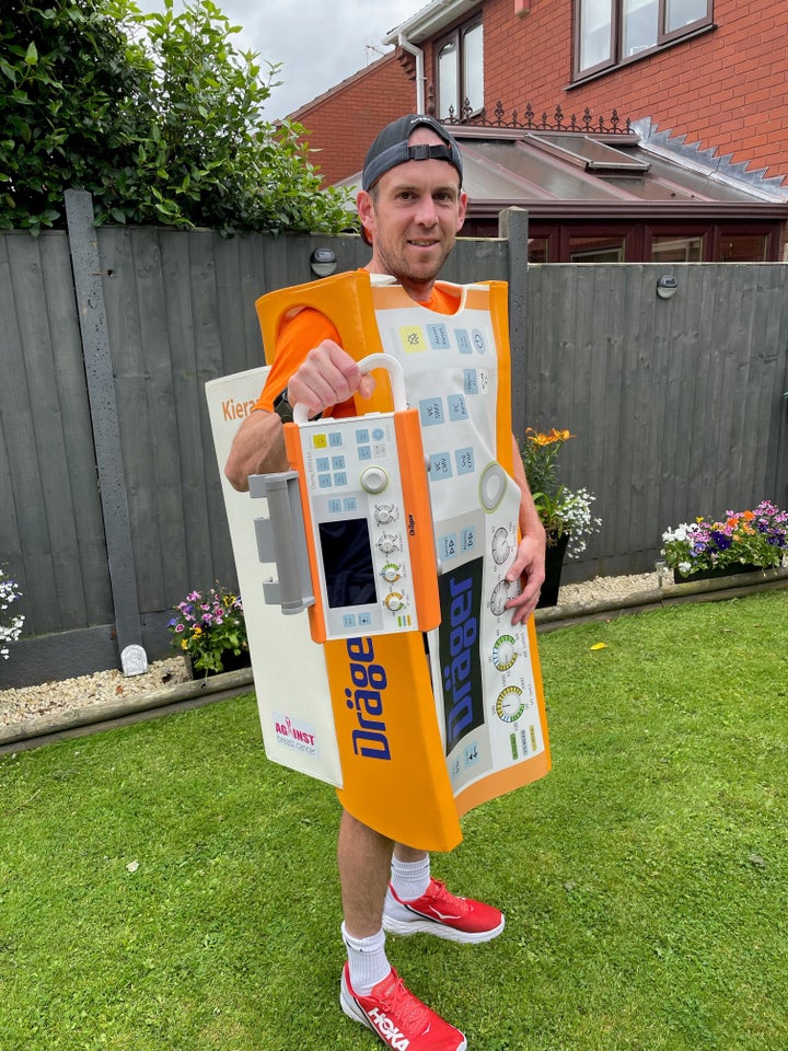 8 Fun, Record-Breaking Costumes To Look Out For At The London Marathon 7 Kieran Deegan at London Marathon