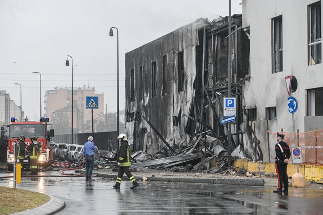 Estado en el que ha quedado el edificio tras estrellarse la