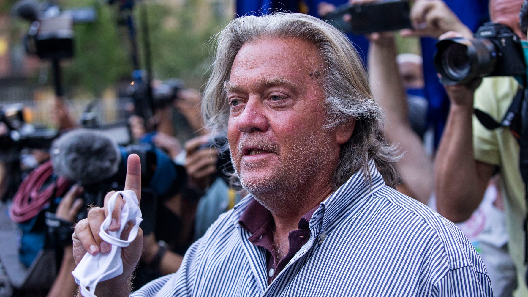 Jan. 6 Committee To Seek Criminal Charges Against Steve Bannon 1 Jan. 6 Committee To Seek Criminal Charges Against Steve Bannon