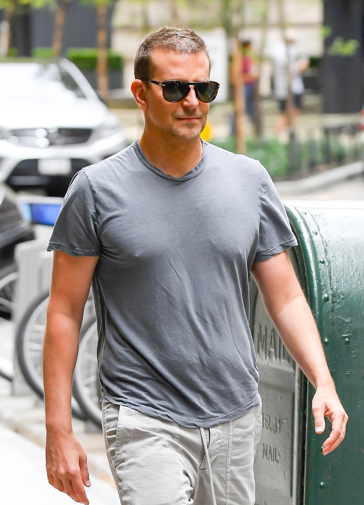 Bradley Cooper Recalls ‘Insane’ Moment He Was Held At Knifepoint As He Picked Up Daughter From School 2 Bradley Cooper Recalls ‘Insane’ Moment He Was Held At Knifepoint As He Picked Up Daughter From School