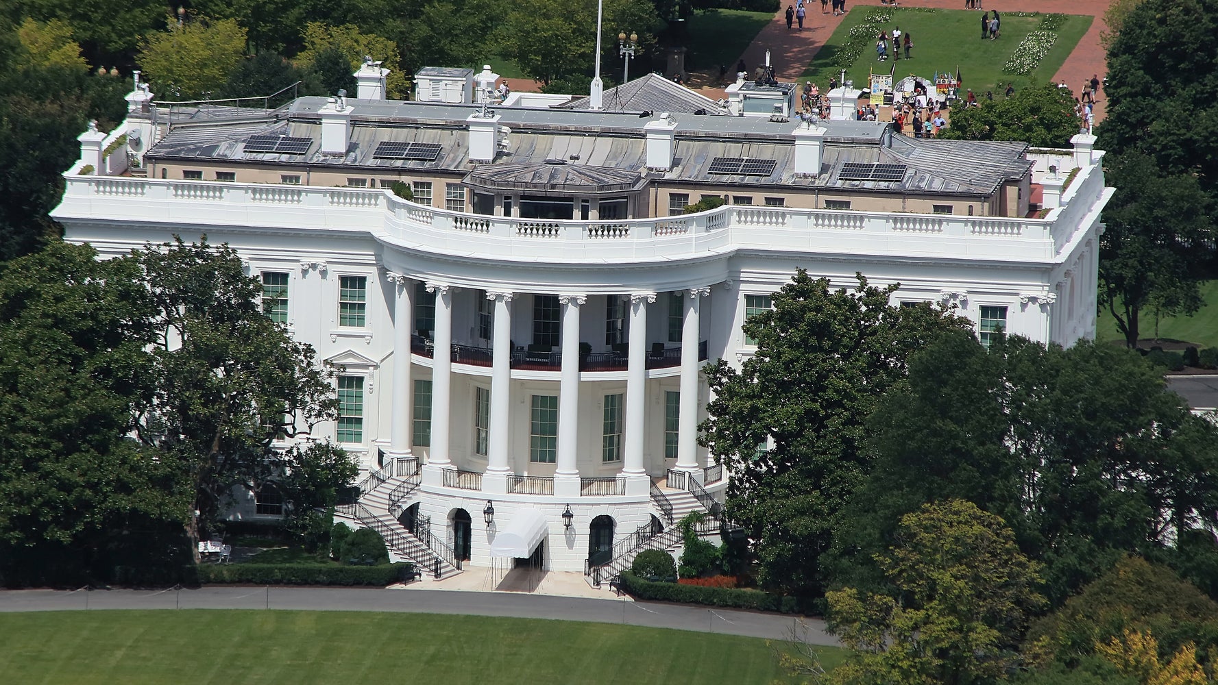 Ex-Obama White House Adviser Pleads Guilty In $218,000 School Scam - Barack Obama Ex-Obama White House Adviser Pleads Guilty In $218,000 School Scam