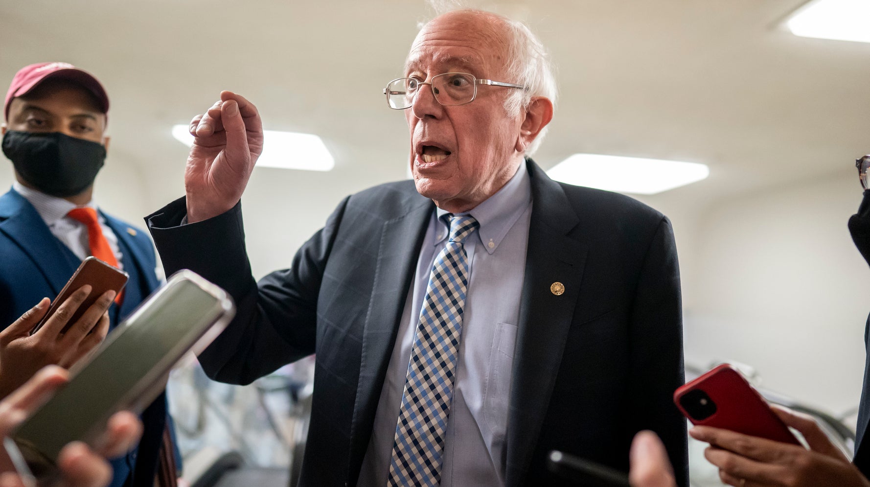 Sanders Doesn't Rule Out Supporting Manchin & Sinema Primary Challengers - bernie sanders Sanders Doesn't Rule Out Supporting Manchin & Sinema Primary Challengers