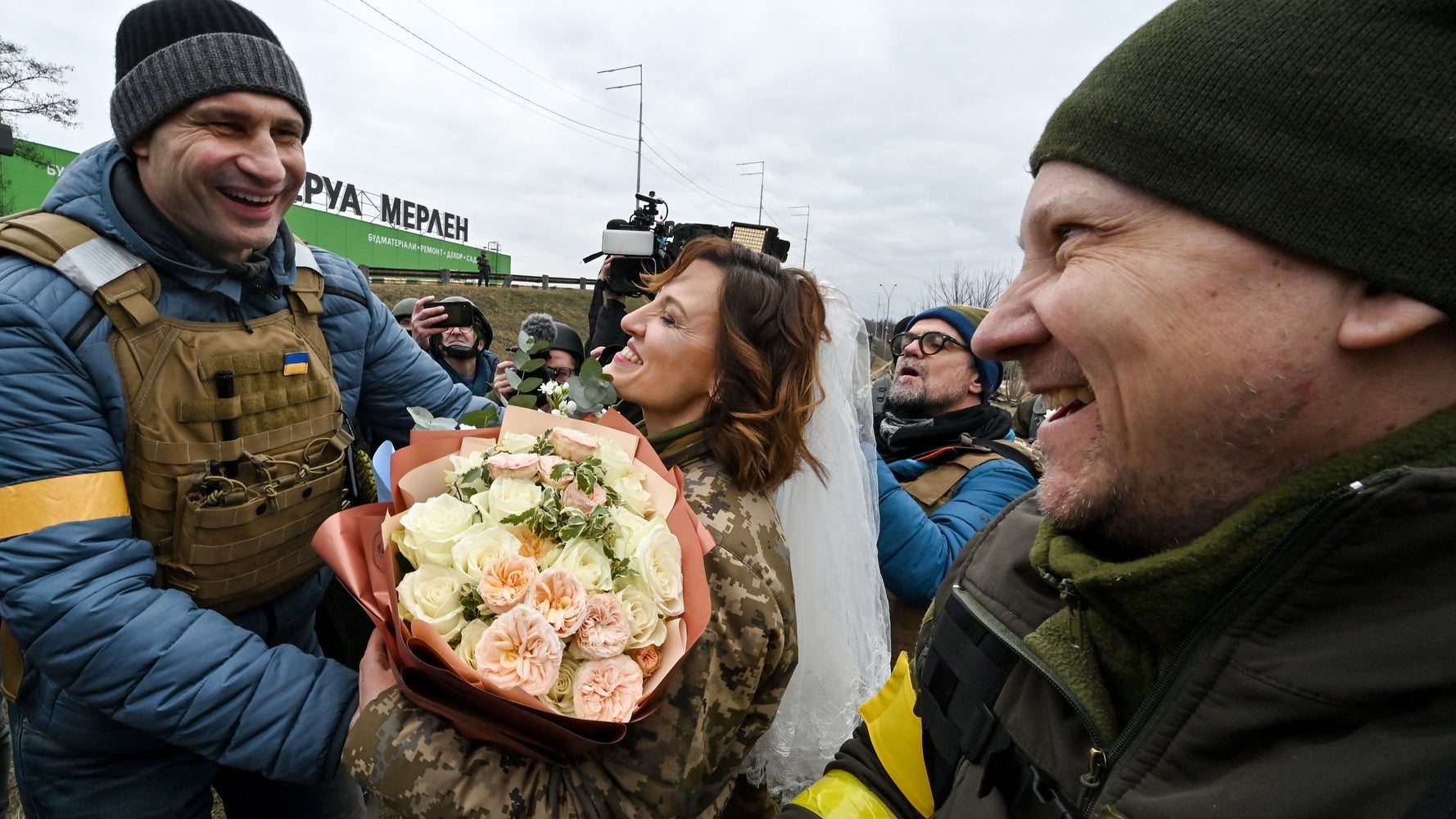 'The Bride Wore Fatigues': Watch Ukrainian Soldiers Wed Amid Russian Invasion - express us news 'The Bride Wore Fatigues': Watch Ukrainian Soldiers Wed Amid Russian Invasion