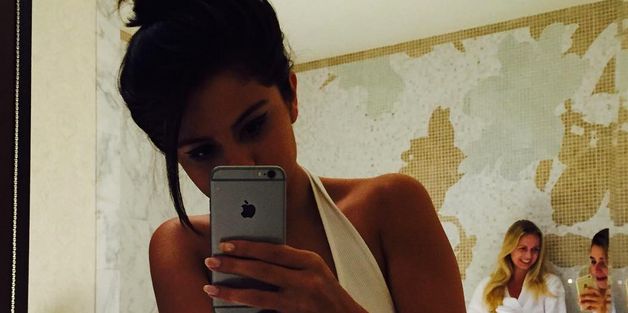 Selena Gomez Strips Down To Her Underwear For Sexy Selfie