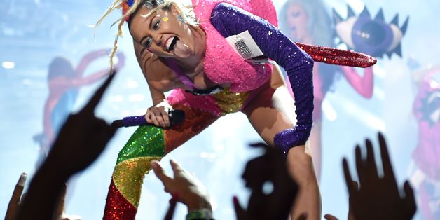 Hi, Internet, Here's The Best Way To Hate On Miley Cyrus