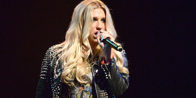 Kesha Returns To The Stage In Midst Of Legal Troubles
