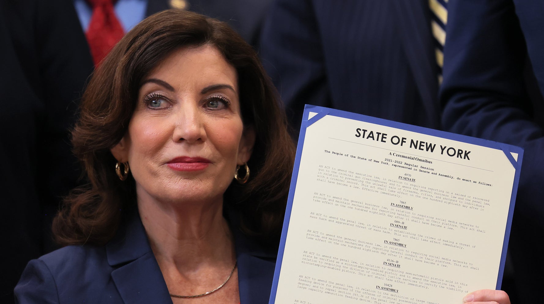New York Governor Signs 10 Gun Reform Laws After Spate Of Mass Shootings - Breaking News New York Governor Signs 10 Gun Reform Laws After Spate Of Mass Shootings