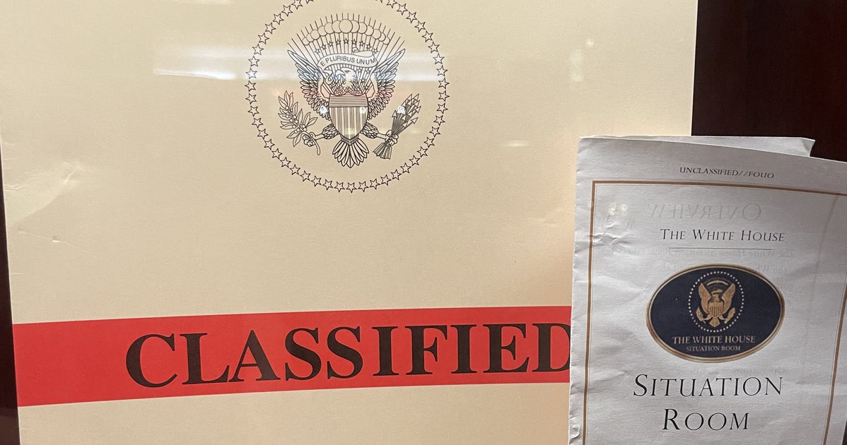 ‘Classified’ Folder On Display In Trump Tower Sign Of ‘Contemptuous’ Attitude: Watchdog ‘Classified’ Folder On Display In Trump Tower Sign Of ‘Contemptuous’ Attitude: Watchdog