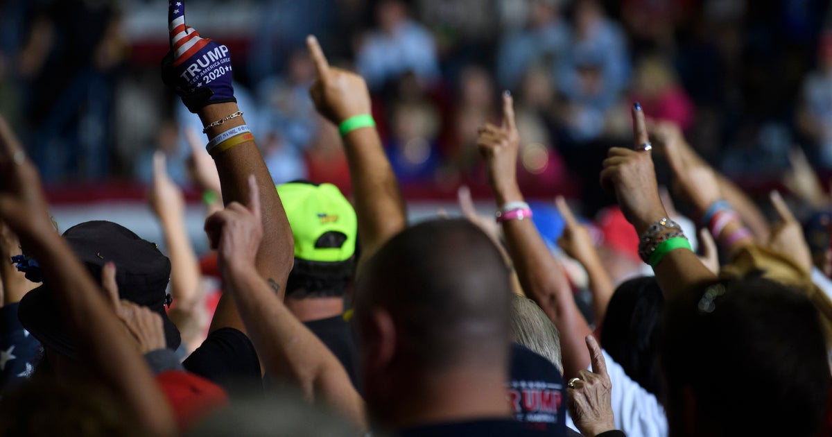 Creepy, One-Finger Salute At Trump Rally Evokes ‘Heil Hitler’ Gesture Creepy, One-Finger Salute At Trump Rally Evokes ‘Heil Hitler’ Gesture