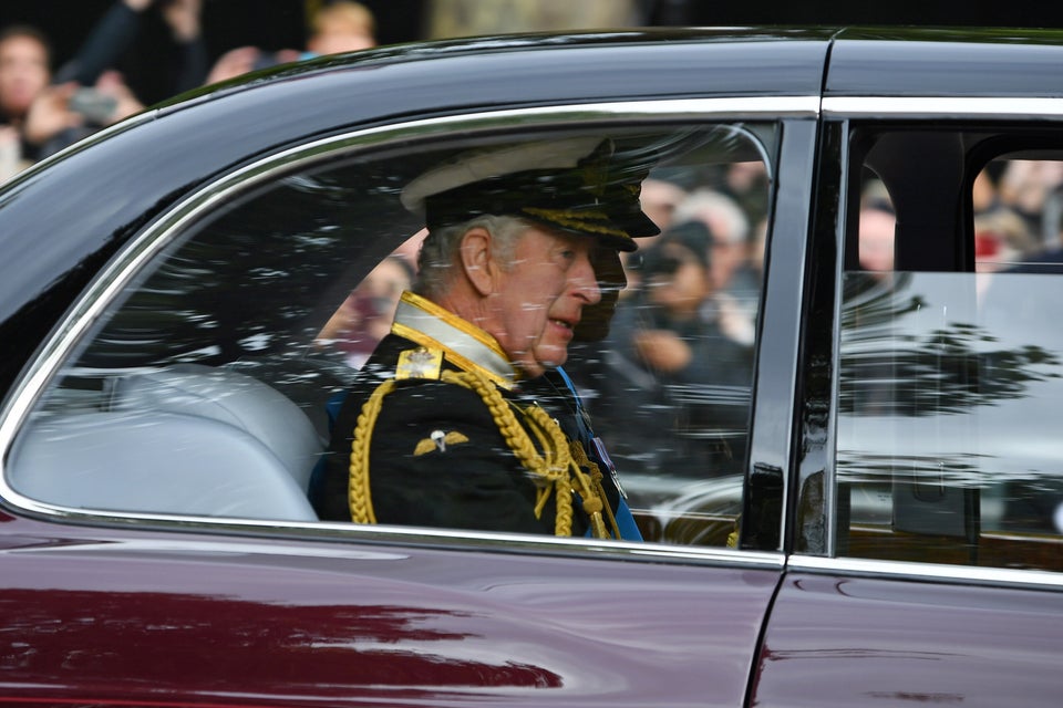 Prince William And Prince Harry Walk Side-By-Side For Queen Elizabeth's Funeral Procession - abc news - Politics - Public News Time Prince William And Prince Harry Walk Side-By-Side For Queen Elizabeth's Funeral Procession - abc news - Politics - Public News Time