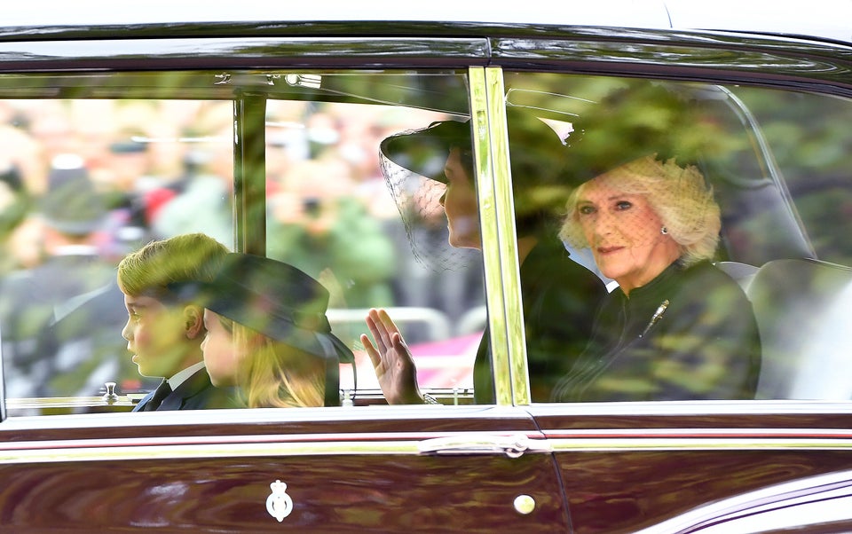 Prince William And Prince Harry Walk Side-By-Side For Queen Elizabeth's Funeral Procession - abc news - Politics - Public News Time Prince William And Prince Harry Walk Side-By-Side For Queen Elizabeth's Funeral Procession - abc news - Politics - Public News Time