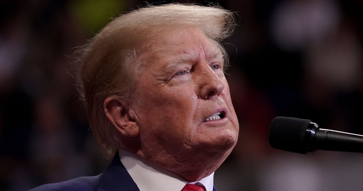 Trump Shows Love To Ginni Thomas At Rally For Backing His Big Election Lie Trump Shows Love To Ginni Thomas At Rally For Backing His Big Election Lie