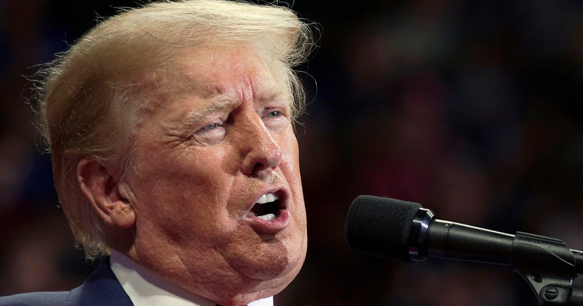 Donald Trump Receives Stark Warning From Ex-Aide About Twitter Return Donald Trump Receives Stark Warning From Ex-Aide About Twitter Return