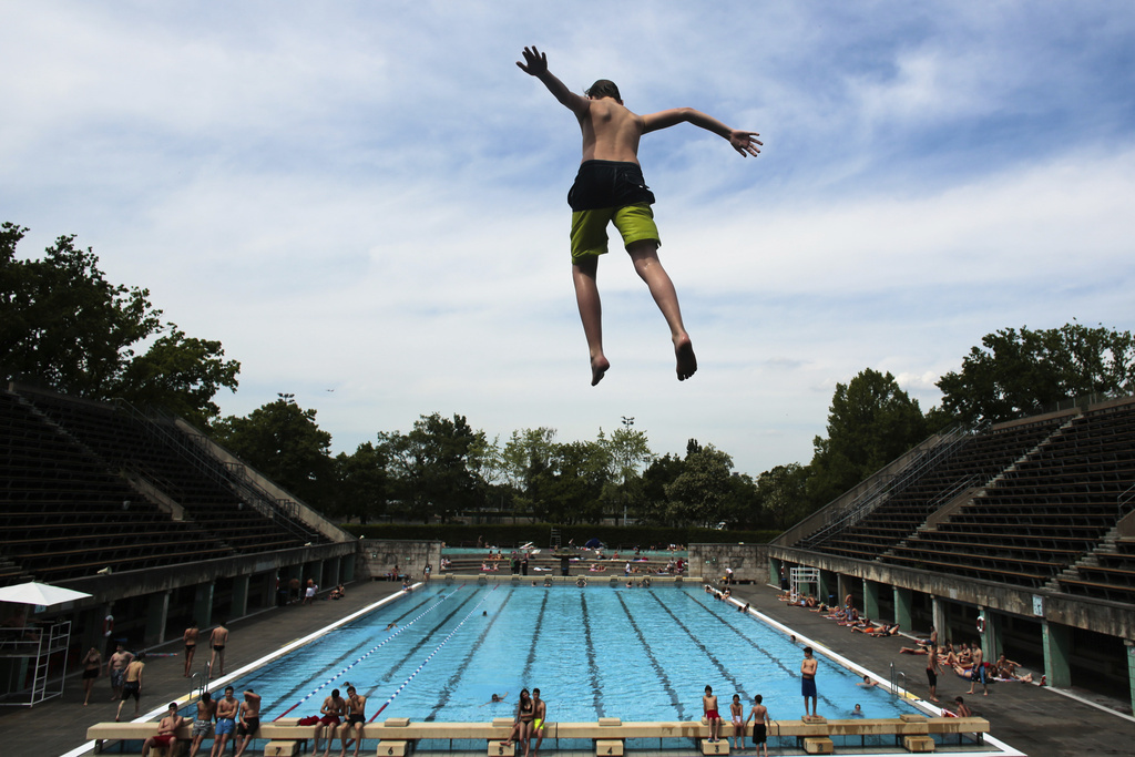 Soon Everyone Will Be Allowed To Go Topless At Berlin S Swimming Pools