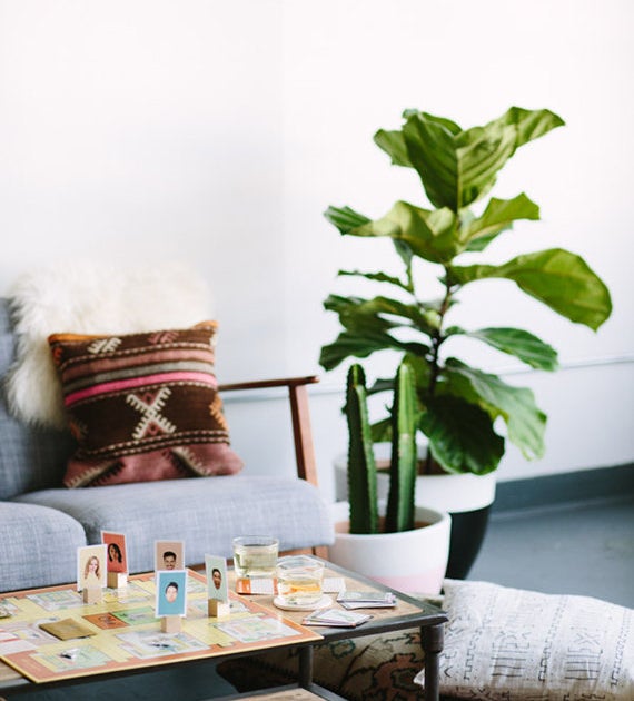 How To Layer Throw Pillows Like An Interior Decorator