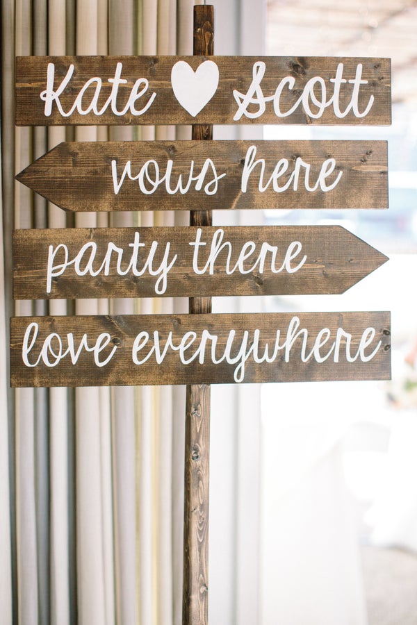20 Cute And Clever Wedding Signs That Add A Little Somethin' To The ...