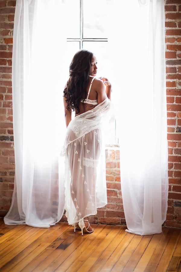 25 Bridal Boudoir Photos That Are As Sultry As They Are Sweet Huffpost 