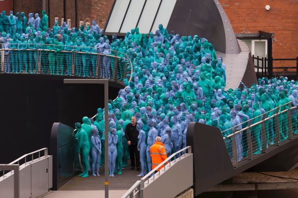 Sea Of Hull Installation Sees Thousands Of Naked People Painted Blue Huffington Post