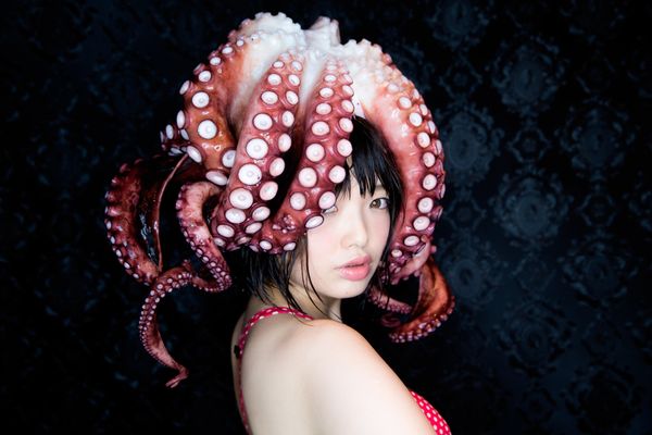 Sexy Octopus Model Flaunts Deliciously Edible Outfit R