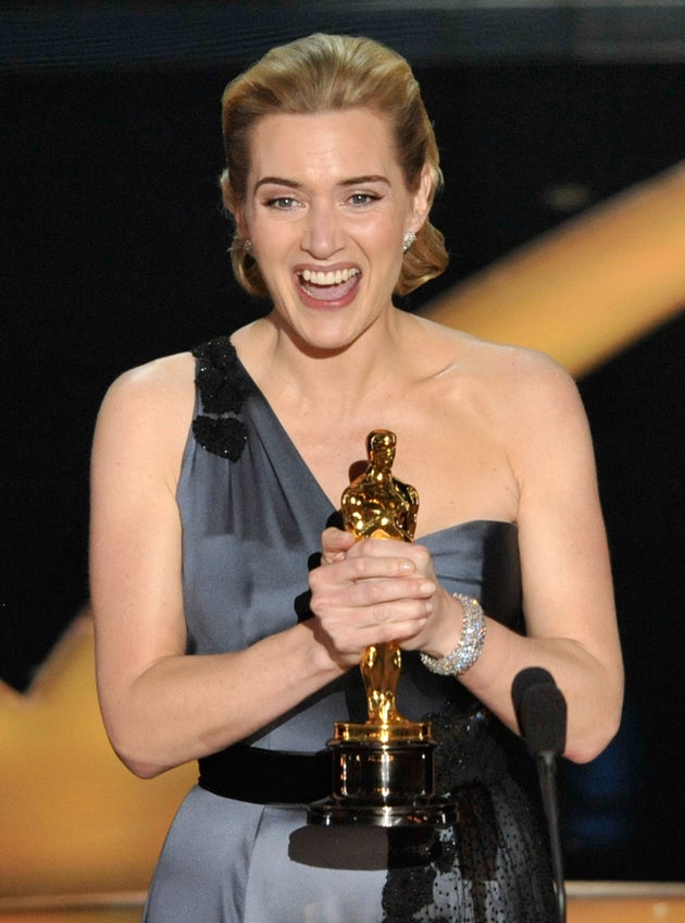The Reason Kate Winslet Keeps Her Oscar In The Bathroom Is Amazing The Huffington Post