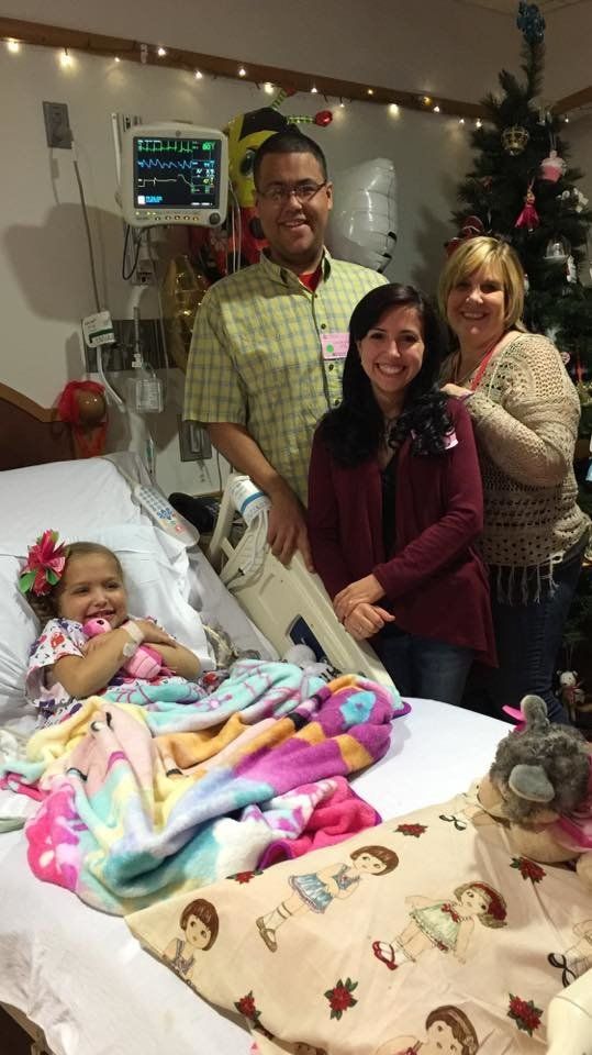 Little Girl Meets Parents Of The 'Angel' Who Donated Her Organs 567ace0b1f0000c000e9c759