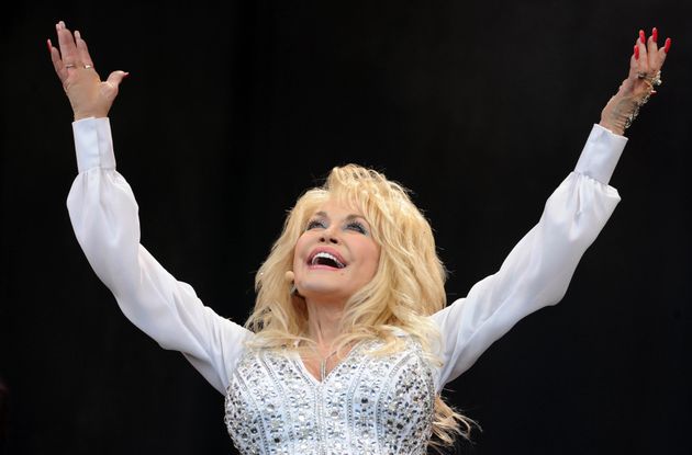 Dolly Parton to embark on tour